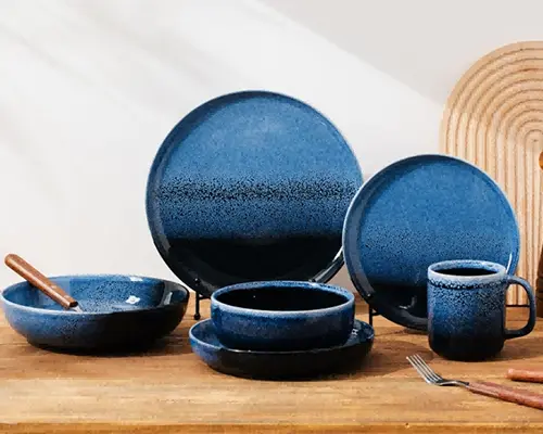 Di ruang kecil ini, kelembutan waktu menjadi kabur