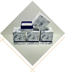 Kotak hadiah dengan tutup