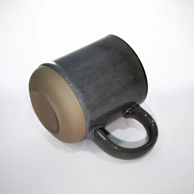 Mug Abu-abu Perjalanan Keramik Modern Sederhana